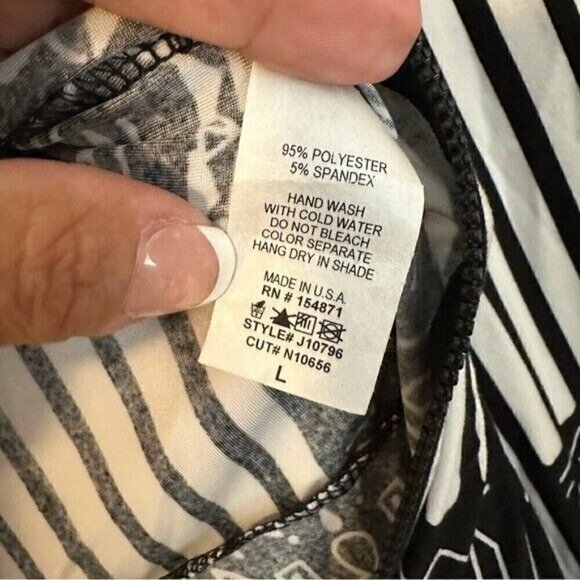 Black Mystical Printed Long Sleeve Tee with O-Neck Design Sized Large - Picture 11 of 12